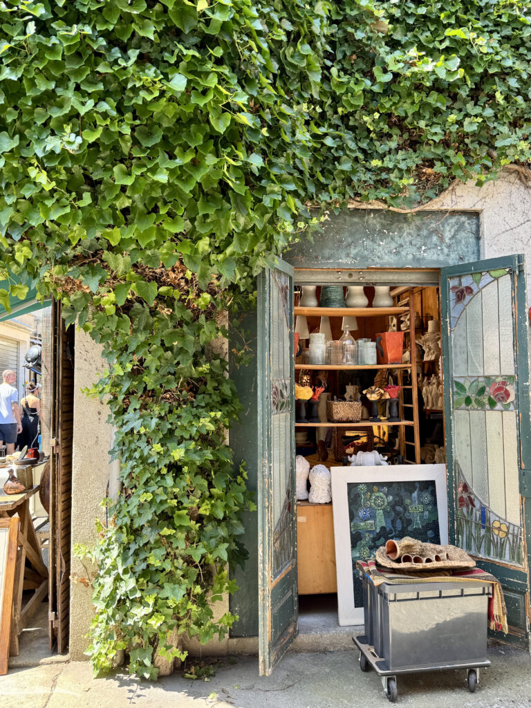 saint ouen flea market